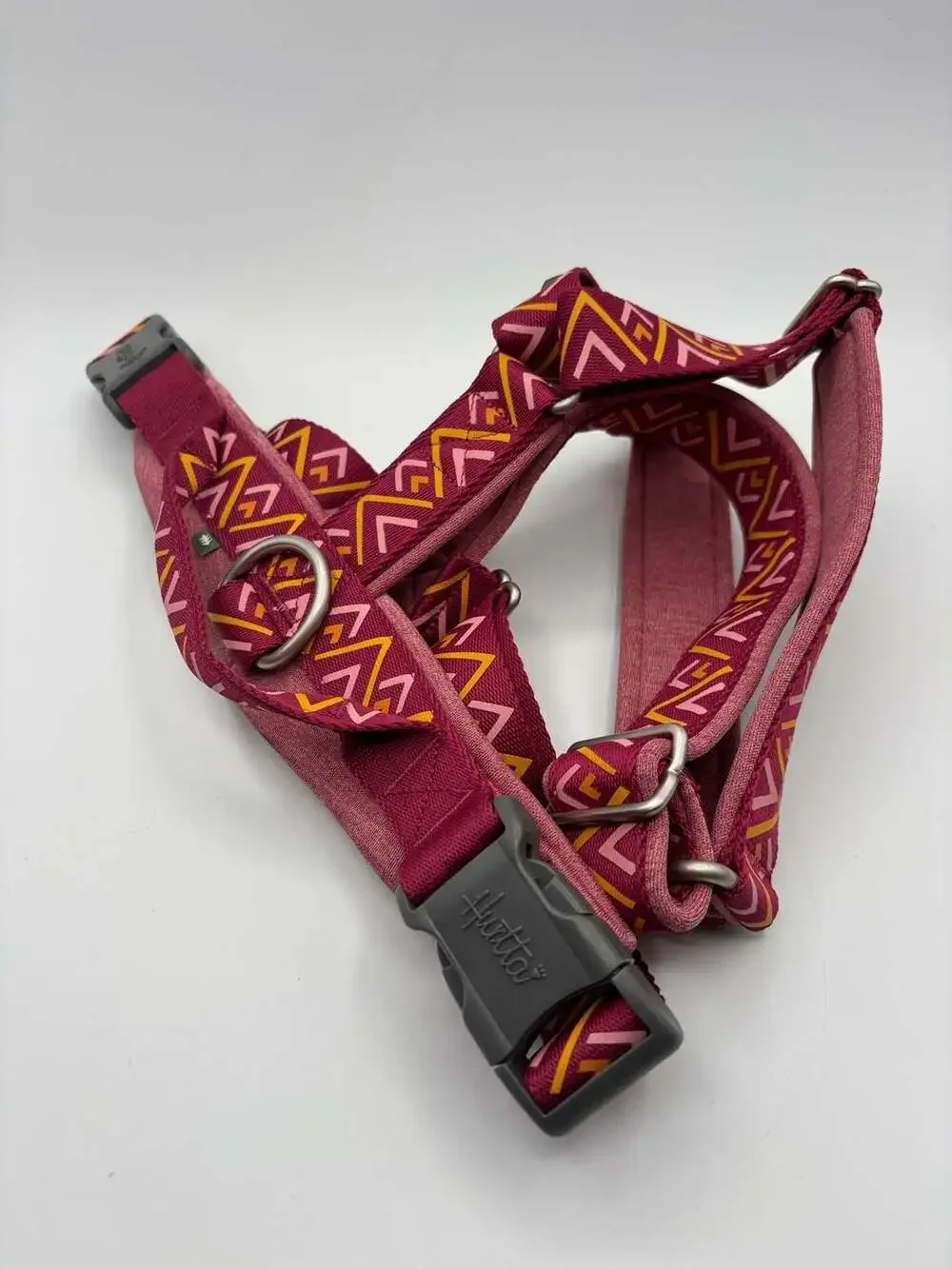 Hurtta Razzle-Dazzle Padded Y-Harness in Beetroot, Size 80-100 cm
